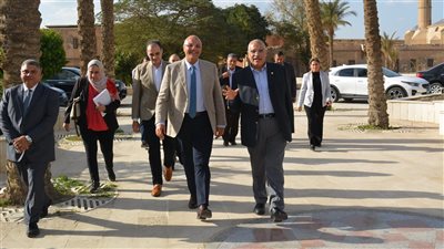 مسارات للدراجات ومرسى للمراكب، محافظ القليوبية يناقش مشروع تطوير القناطر 