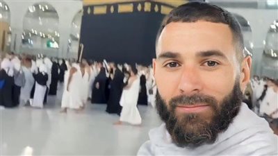 بأنشودة دينية وطبق تمر، كريم بنزيما يسترجع ذكرياته مع ريال مدريد (فيديو)