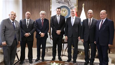 وزير البترول يبحث مع وفد انرجيان اليونانية التعاون في مجال الطاقة والتنمية المستدامة