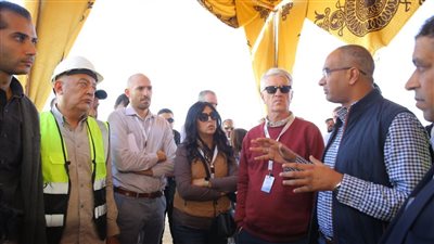 نائب وزير الإسكان يتفقد مشروعات الصرف الصحي المتكامل بمحافظة المنوفية