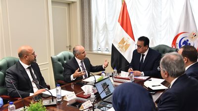 وزير الصحة يبحث تطوير خدمات الأشعة بالمدينة الطبية بمعهد ناصر