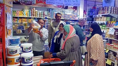 ضبط 900 أسطوانة غاز قبل بيعها بالسوق السوداء خلال حملات تموينية بالإسماعيلية (صور) 