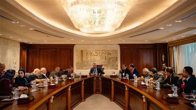 خالد عباس يلتقي وفدًا من اتحاد الصحفيين العرب بالعاصمة الإدارية الجديدة