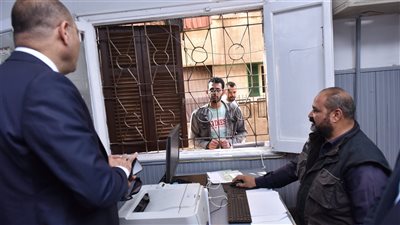 زيارة مفاجئة من جبران لمكتب عمل إمبابة (صور)