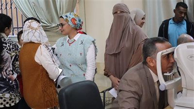 جامعة الأقصر تنظم قافلة طبية مجانية لعلاج الرمد (صور)