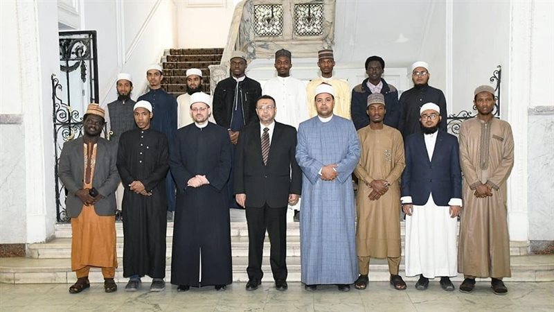 لطلاب الوافدين المرشحين