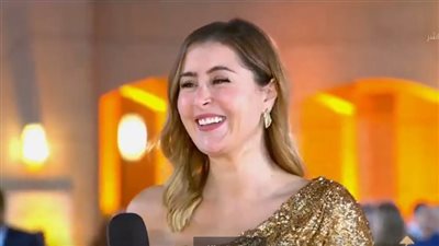 عائشة بن أحمد تحاول ضم مكي لفيلمها الجديد ضمن أحداث 