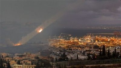 صافرات الإنذار تدوي في حيفا وأنباء عن انفجارات في المدينة 