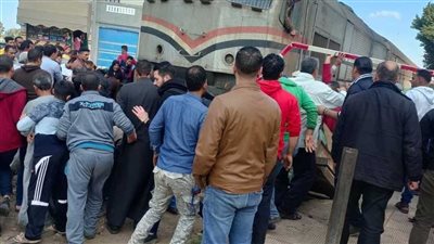 انفصال عجلة قطار VIP أثناء مروره بإحدى القرى في المنيا