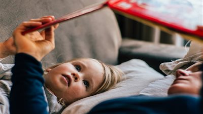 دراسة تكشف تأثير شخصيات الحيوانات في القصص على مهارات الطفل العقلية