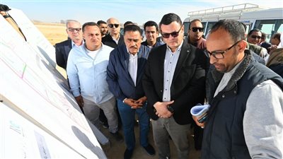 وزير الإسكان ومحافظ مطروح يتفقدان أعمال الطرق والمرافق بمنطقة شمس الحكمة