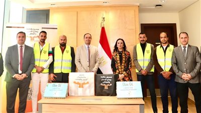 المتعافون من الإدمان ينتجون أول دفعة من زيت الزيتون بمطروح