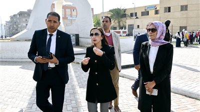 محافظ البحيرة تتابع أعمال تطوير عدد من الشوارع والميادين بدمنهور