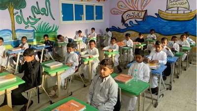 الإنسانية في أبهى صورها، مدرسة سعودية تحتفي بطالب فقد عائلته (فيديو)