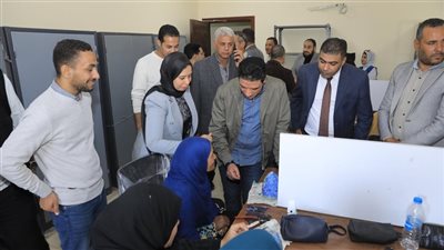 نائب محافظ سوهاج يتفقد فعاليات القافلة الشاملة بقرية الريانية المعلق بطما