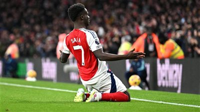 الدوري الإنجليزي، أرسنال يتقدم على نوتنجهام بهدف ساكا في الشوط الأول (فيديو)