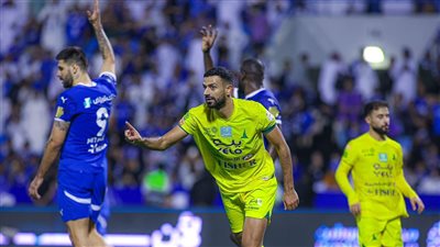 الخليج يقلب الطاولة على الهلال ويفوز 3-2 في الدوري السعودي (صور)