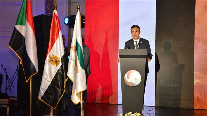 الدكتور شريف فاروق