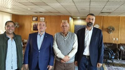 للتوسع في الأسواق التصديرية، محافظ الوادي الجديد يلتقي وفدًا من المستثمرين الروس