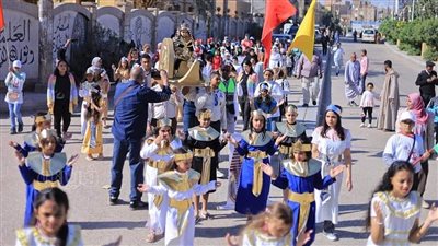 بالزي الفرعوني، مدرسة الراهبات بالأقصر تنظم ماراثون مبادرة بداية (صور)