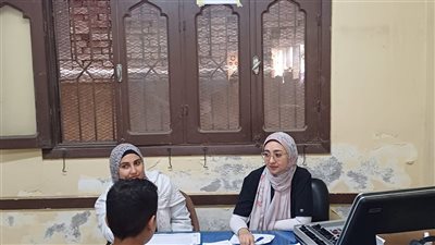 الكشف على 167 حالة خلال قافلة طبية متخصصة بأمراض العيون في القليوبية 