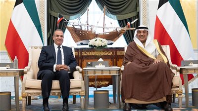 وزير الخارجية يلتقي ولي العهد الكويتي وينقل له رسالة شفهية من رئيس الجمهورية 