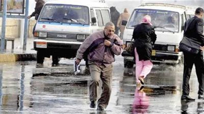 تحذيرات من تقلبات جوية وانخفاض في درجات الحرارة خلال الأسبوع الجاري