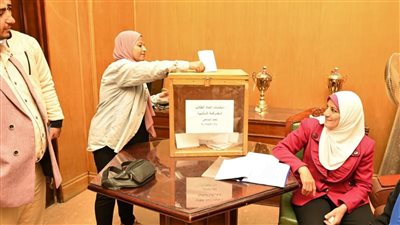 إقبال كثيف على انتخابات الاتحادات الطلابية بجامعة الفيوم 
