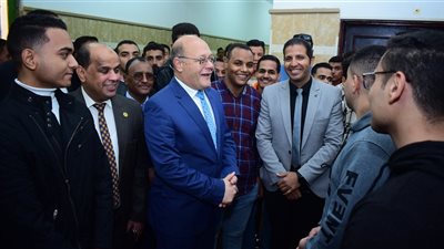 رئيس جامعة سوهاج يتفقد عمليات التصويت في انتخابات اتحاد الطلاب (صور)