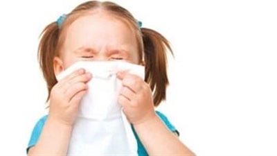 طرق التعامل مع إفرازات الأنف المتكررة عند الأطفال