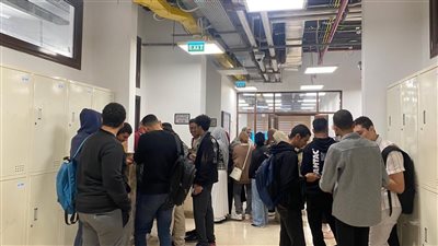 إقبال الطلاب على التصويت بانتخابات الاتحادات بجامعة بنها الأهلية