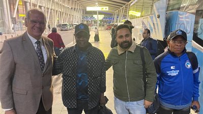 بعثة إنيمبا النيجيري تصل إلى مطار القاهرة وتتوجه للإسماعيلية استعدادا لملاقاة المصري (صور)