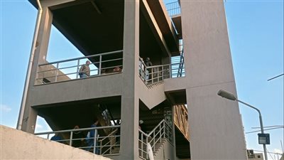 افتتاح مصاعد كهربائية جديدة لكوبري مشاة المطار بالمنيرة الغربية (صور)