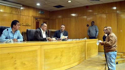 سكرتير عام الأقصر يعقد لقاء مع المواطنين لبحث مطالبهم (صور)