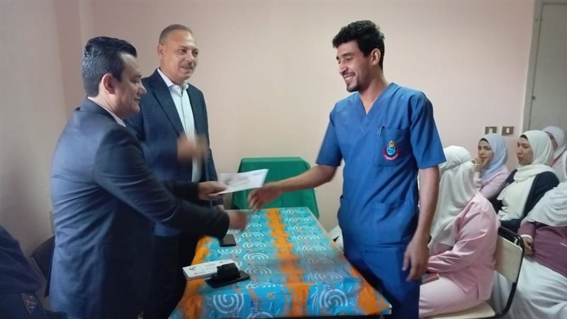 صرف مكافآت للأطباء