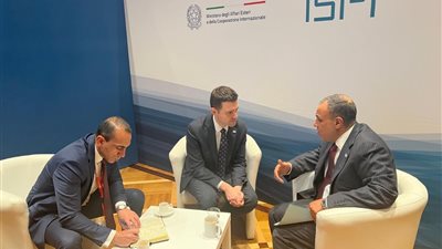 بدر عبد العاطى يبحث مع وزير الخارجية والتجارة لشمال مقدونيا زيادة التبادل التجاري بين البلدين