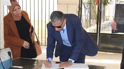 توجيهات حاسمة من مدير تعليم الجيزة لرفع مستوى الأداء في جميع المدارس (صور)