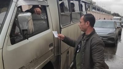 الجيزة تكثف حملاتها ضد مخالفات السرفيس بشارعي السودان وجامعة الدول العربية (صور)