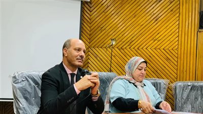 مدير تعليم الإسكندرية يناقش استعدادات امتحانات الفصل الدراسي الأول