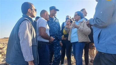 وزيرة البيئة تصل البحر الأحمر لمتابعة حادث شحوط سفينة الشحن بالقصير