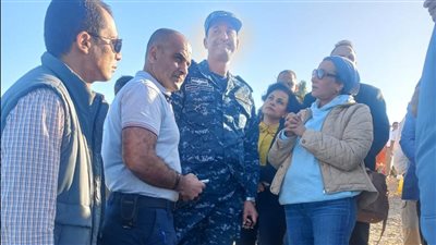  تداعيات جنوح سفينة تابعة لجزر القمر وتسرب كميات من المازوت بالقصير.. البيئة تكثف جهودها لمحاصرة البقع الزيتية بمنطقة الشعاب المرجانية.. و