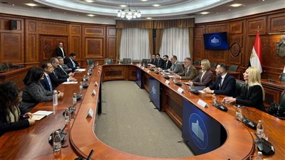 وزير الاتصالات يبحث مع نظيره الصربى تعزيز التعاون المشترك