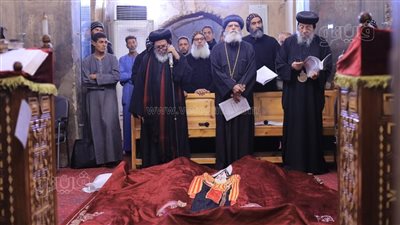 سيامة راهبين بدير الأنبا متاؤس الفاخوري بجبل أصفون في الأقصر (صور)