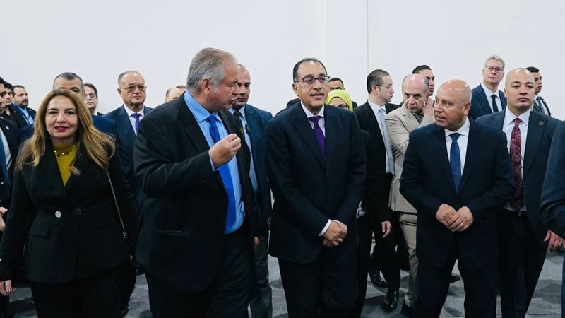 رئيس الوزراء خلال