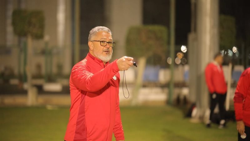 ميكالي المدير الفني
