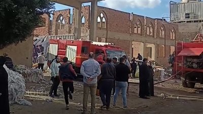 الصور الأولى لحريق مصنع غزل ونسيج بالغربية 