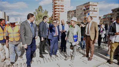 محافظ الدقهلية يتفقد كوبري ومستشفى نبروه (صور) 