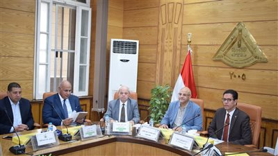 محافظ القليوبية يبحث تسيير وتيرة العمل بمستشفى بنها الجامعي