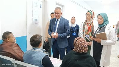 مدير فرع التأمين الصحي بالقليوبية يحيل مسئول خدمة المواطنين بعيادات العبور للتحقيق 
