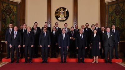 السيسي يلتقي رؤساء عدد من الشركات الصناعية ويستقبل رئيس 